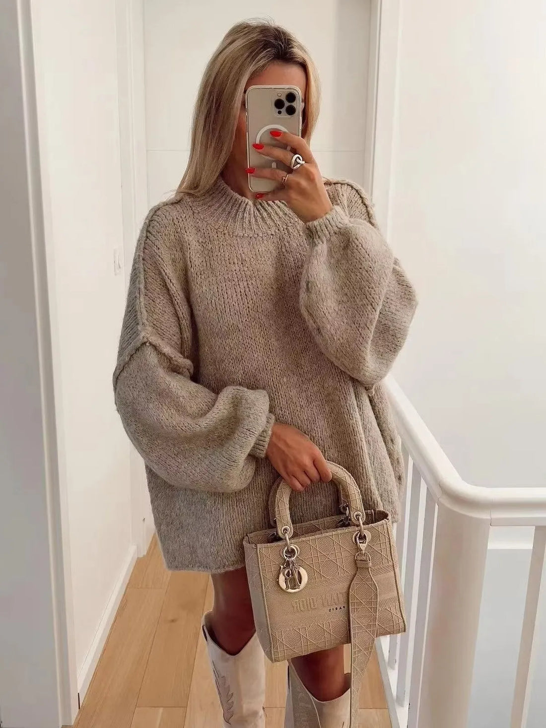 Suki - Leggero Maglione con Scollo Rotondo