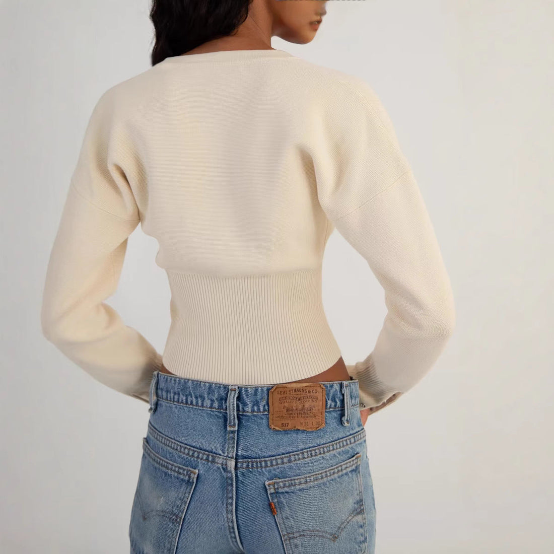 Reverie - Elegante top corto in maglia per donne
