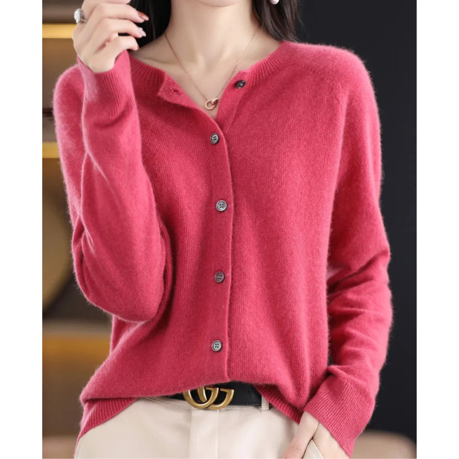 Mariví - Elegante Cardigan Collo O in Lana