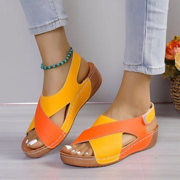 Clarissa - Sandali con zeppa casual con cinturini incrociati per donne