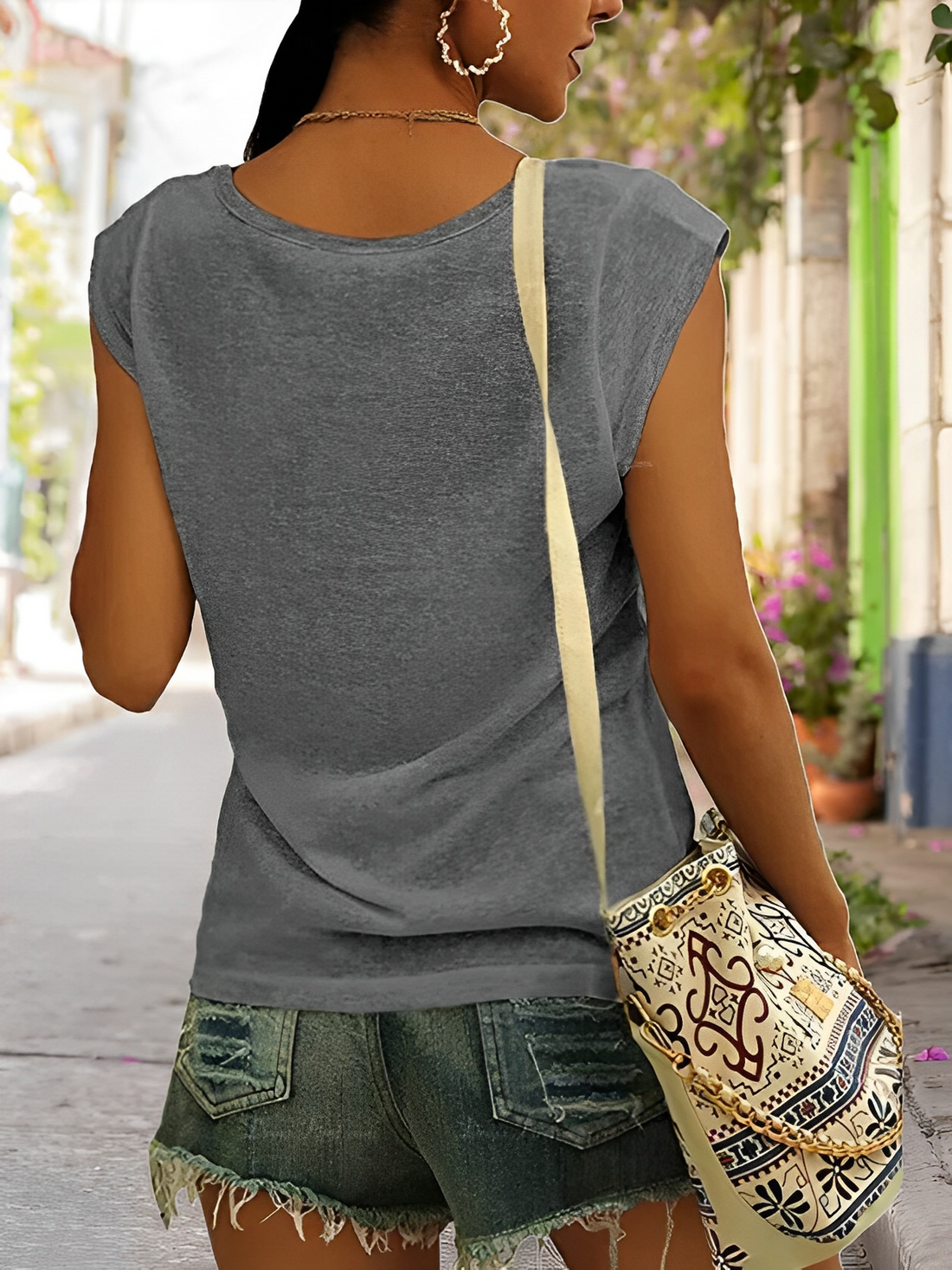 Eleanor - Top con scollo a V e maniche svolazzanti