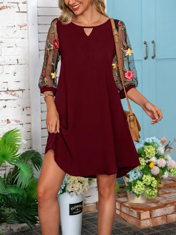 Lucia - Elegante abito estivo in pizzo floreale per donne