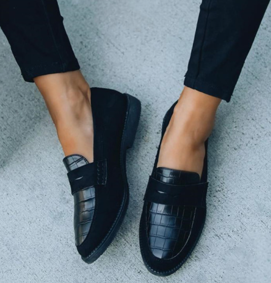 Agens - Scarpe da Donna Business Nere Senza Tempo
